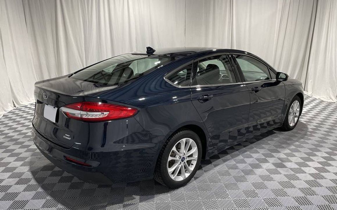 FORD FUSION - image 4