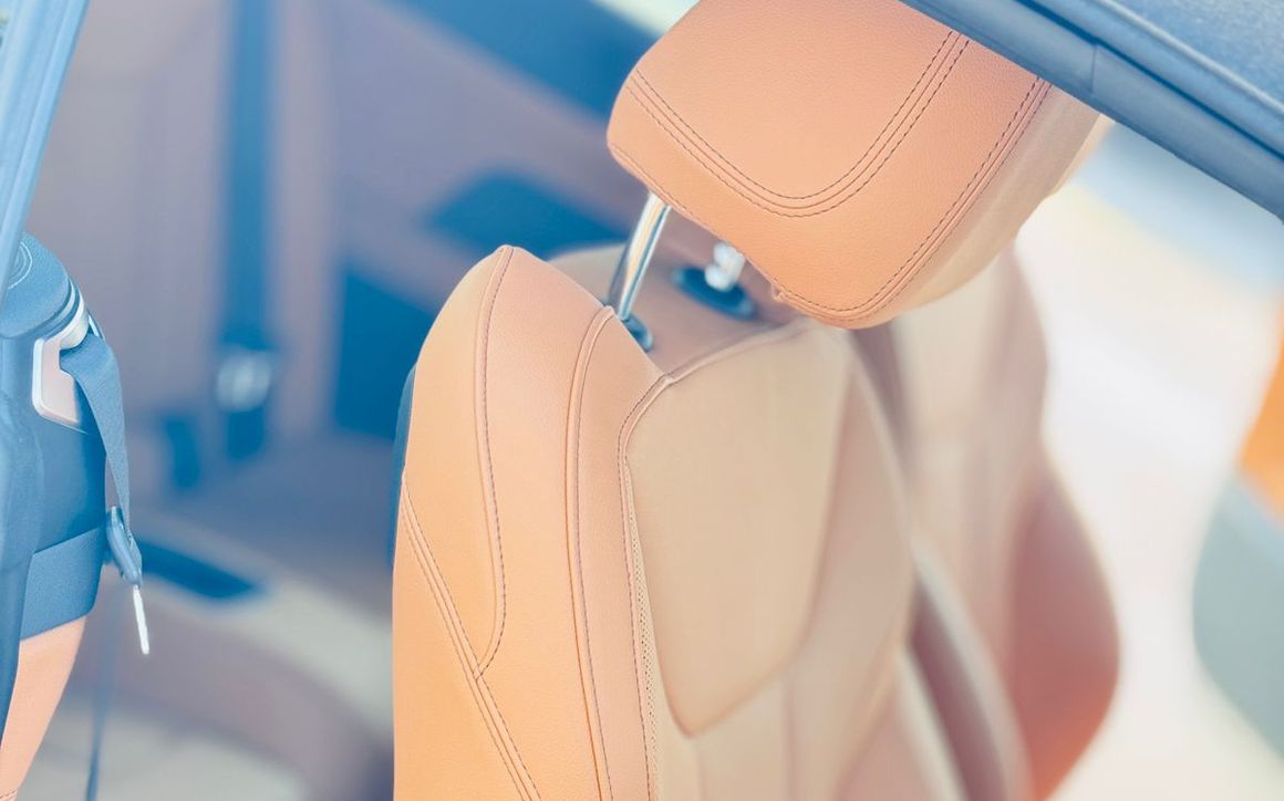 BMW 420i convertible - image 8