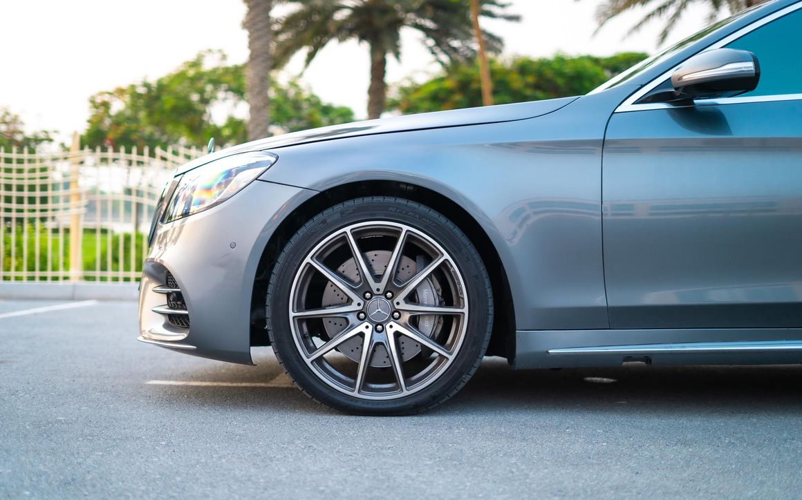 Mercedes S550 - image 12