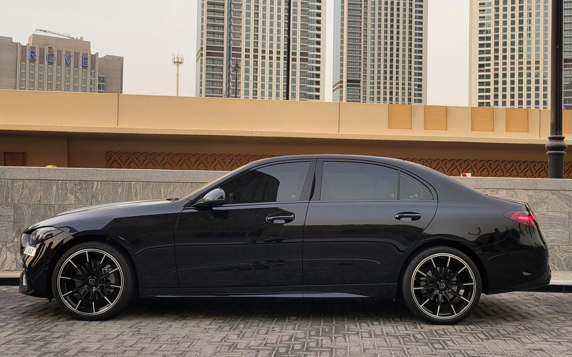 Mercedes C300 4 Door - image 3