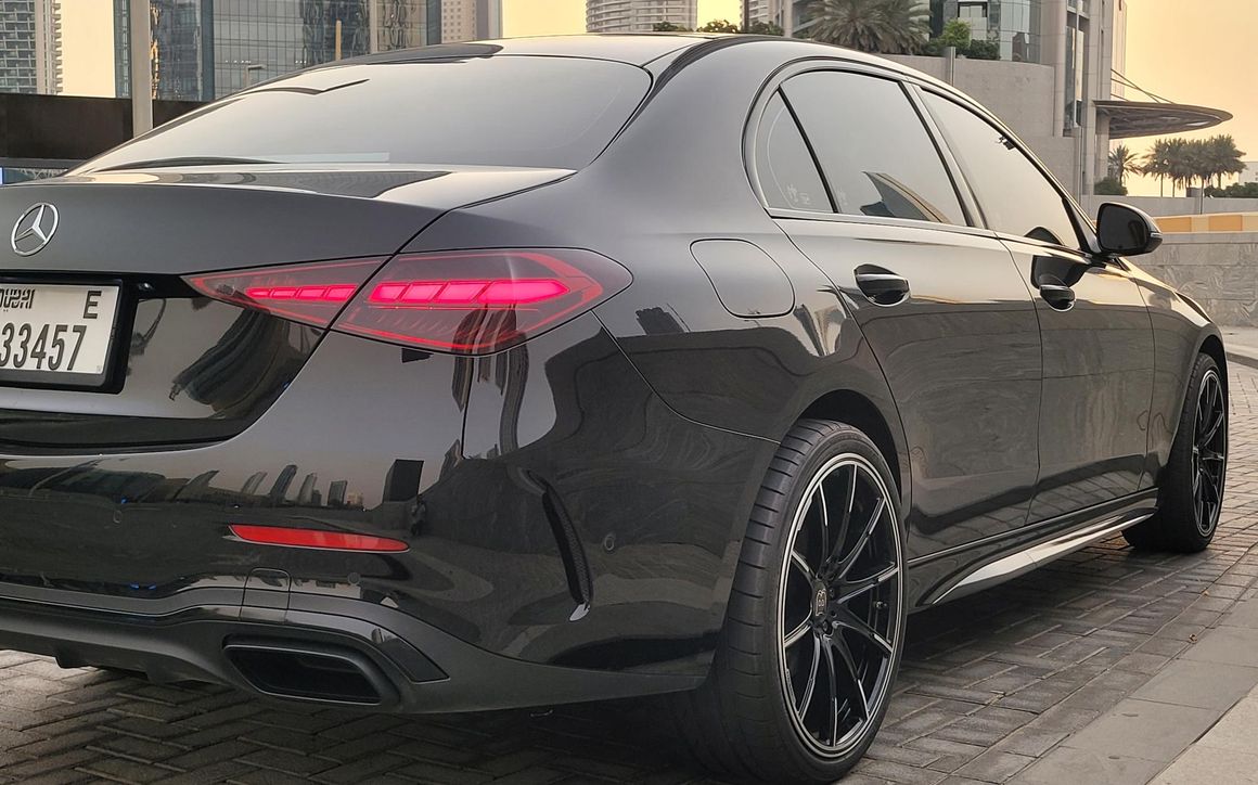 Mercedes C300 4 Door - image 6