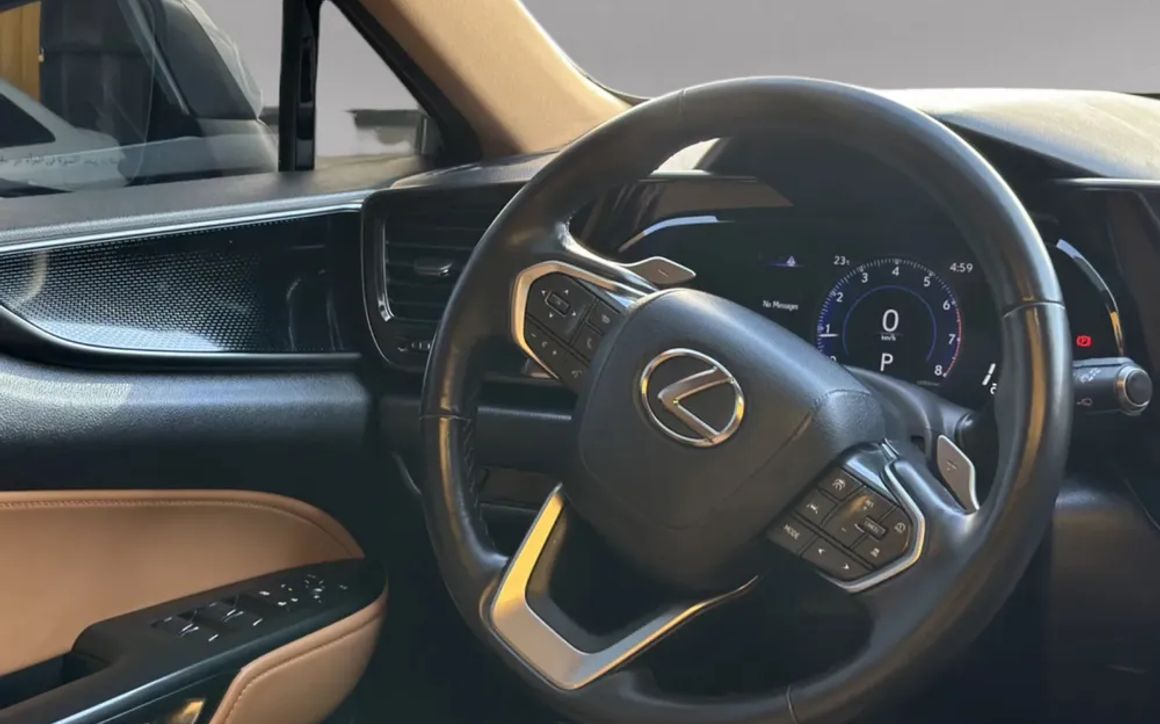 Lexus NX350 - image 7