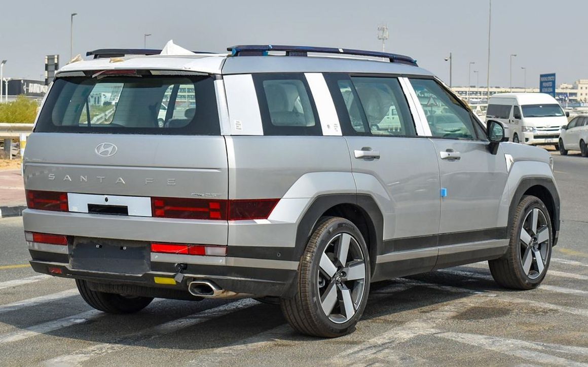 Hyundai Santa Fe - image 4