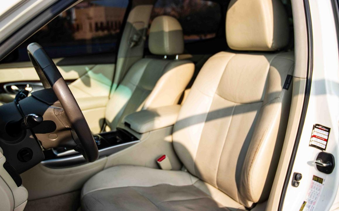 INFINITI Q70 - image 9