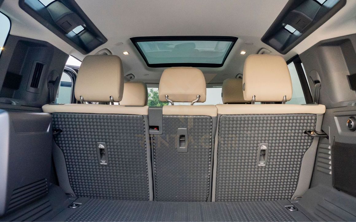 Land Rover Defender - image 5