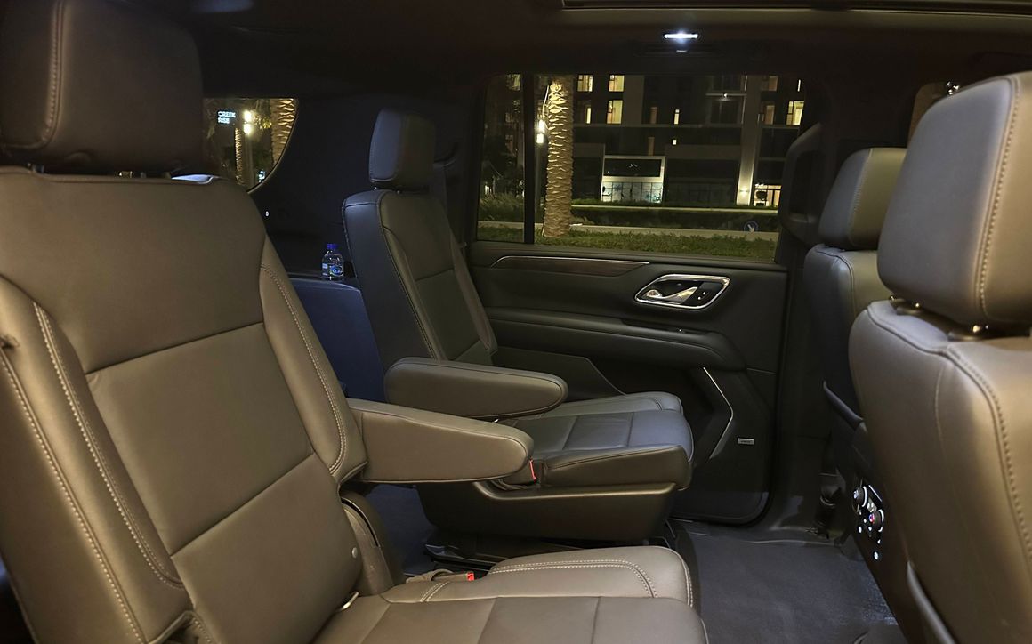Chevrolet Suburban - image 14