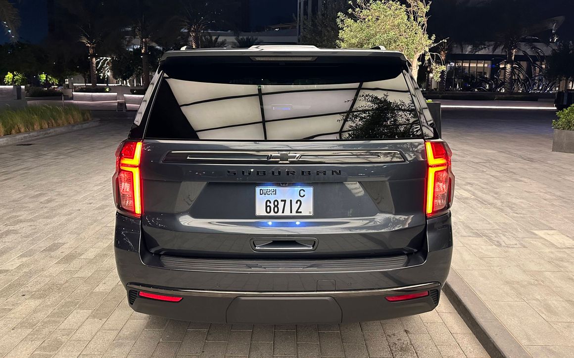 Chevrolet Suburban - image 7