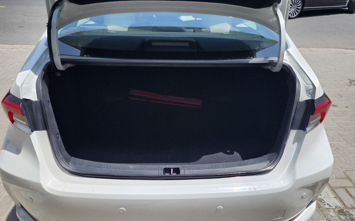 Toyota Corolla - image 7
