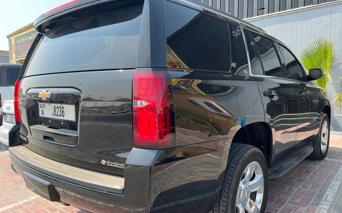 CHEVROLET Tahoe - image 3
