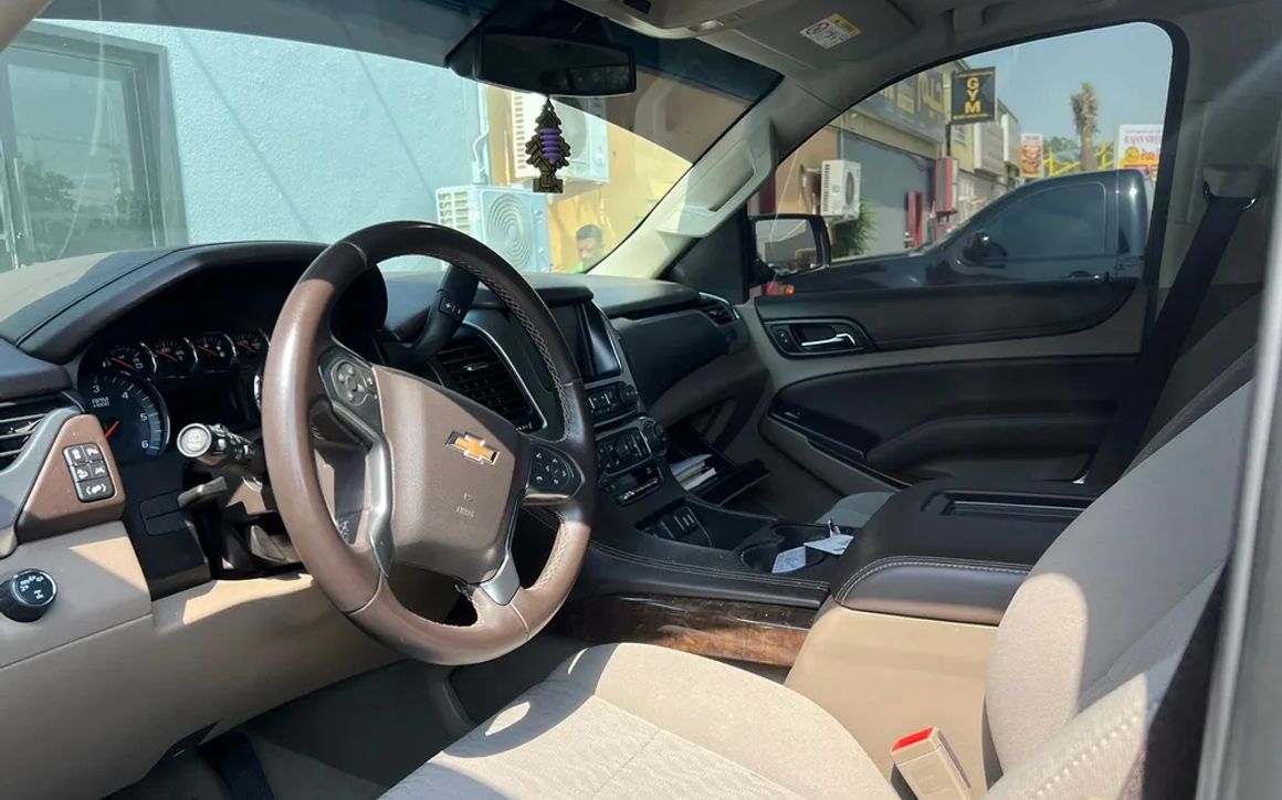 CHEVROLET Tahoe - image 4