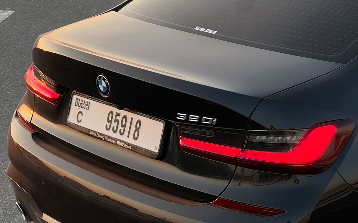 BMW 320 - image 7