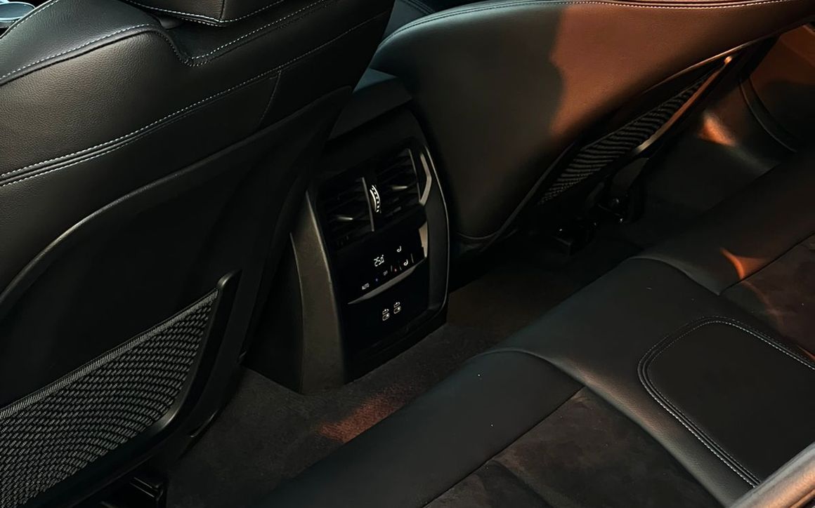 BMW 320 - image 9