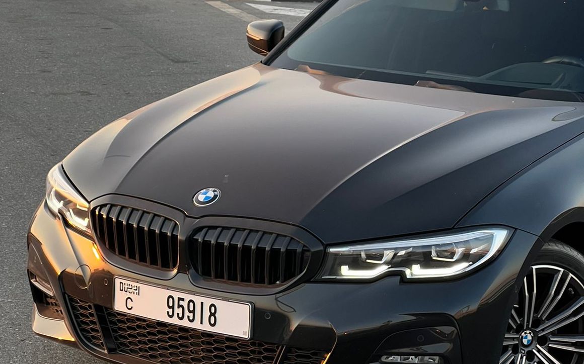 BMW 320 - image 6