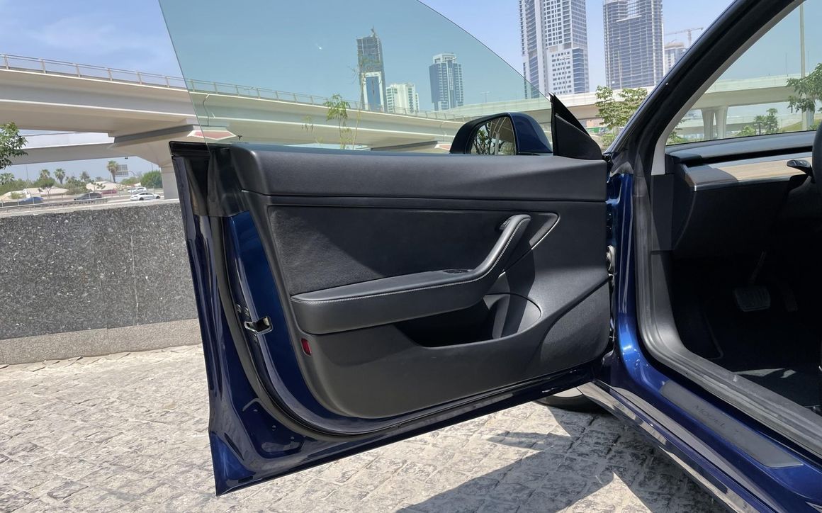 TESLA MODEL 3 STANDARD - image 6