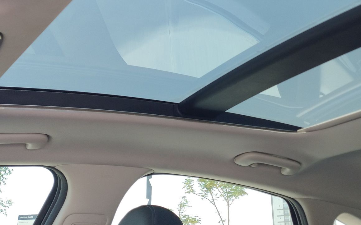 Hyundai Sonata Limited - image 7