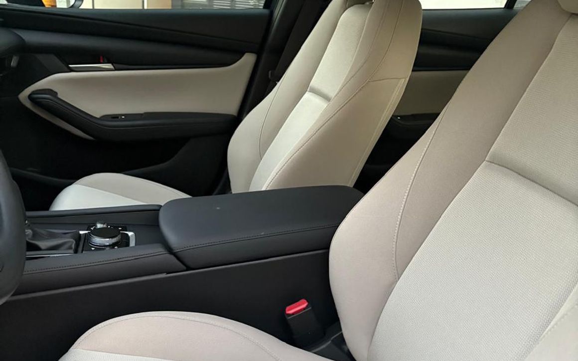 MAZDA 3 - image 7