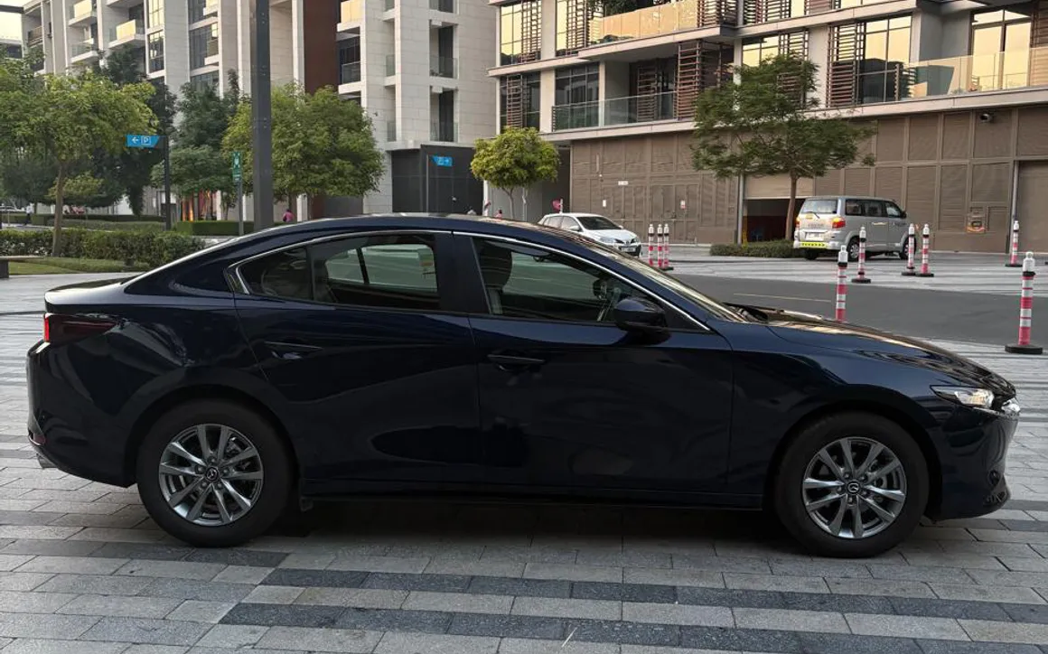 MAZDA 3 - image 2