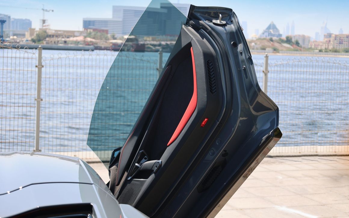 Lamborghini Revuelto - image 7