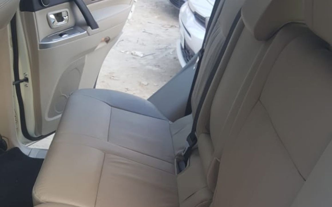 Mitsubishi Pajero - image 6