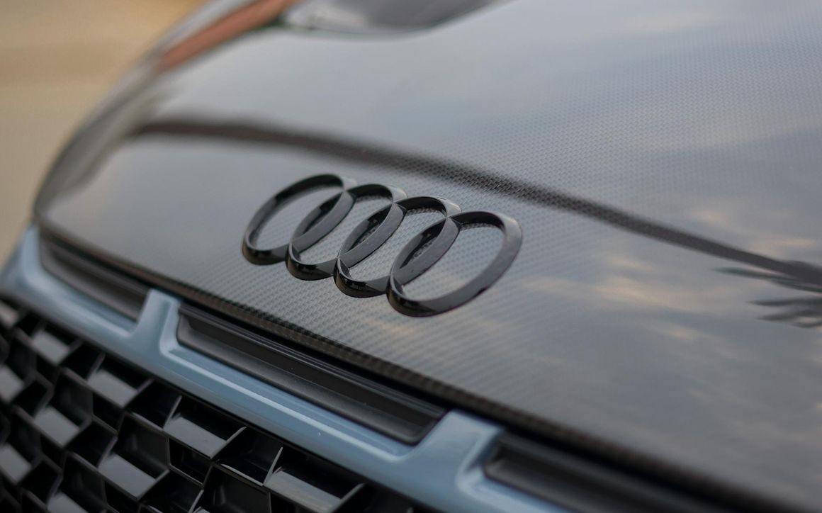 Audi R8 Sport V10 Blue - image 11