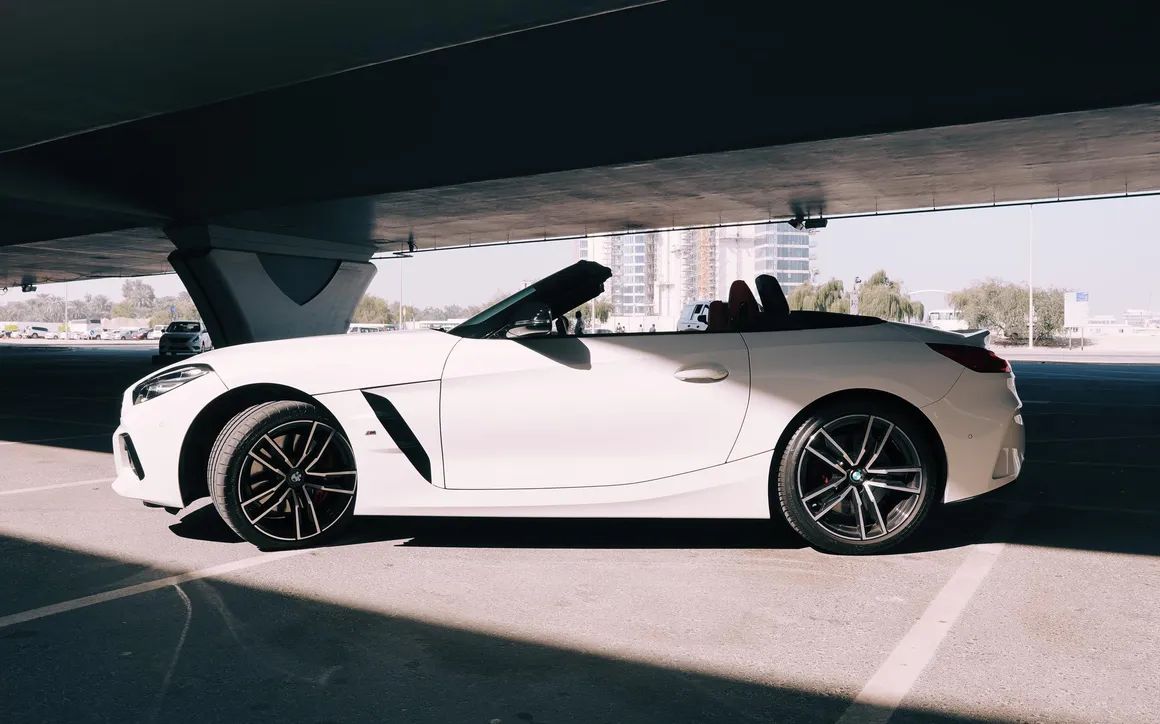 BMW Z4 - image 2