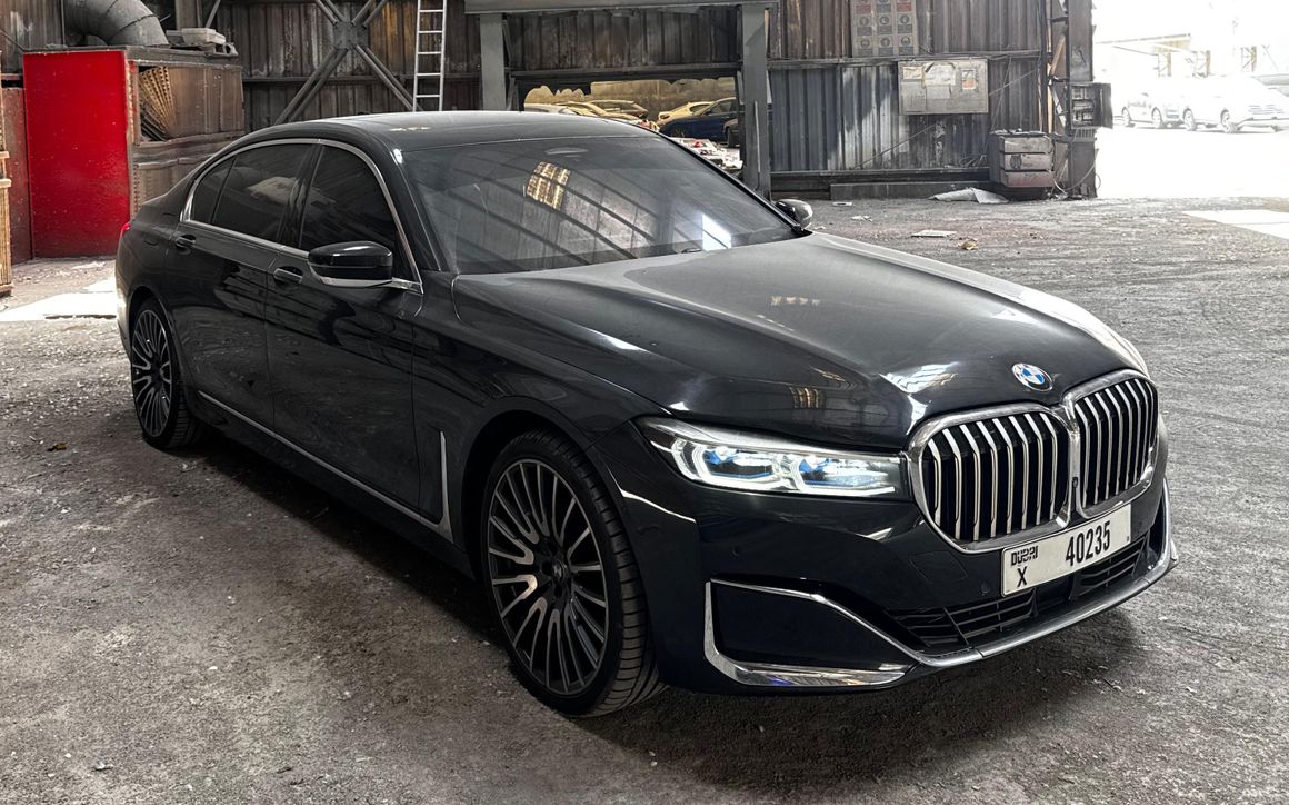 BMW 750Li - image 4