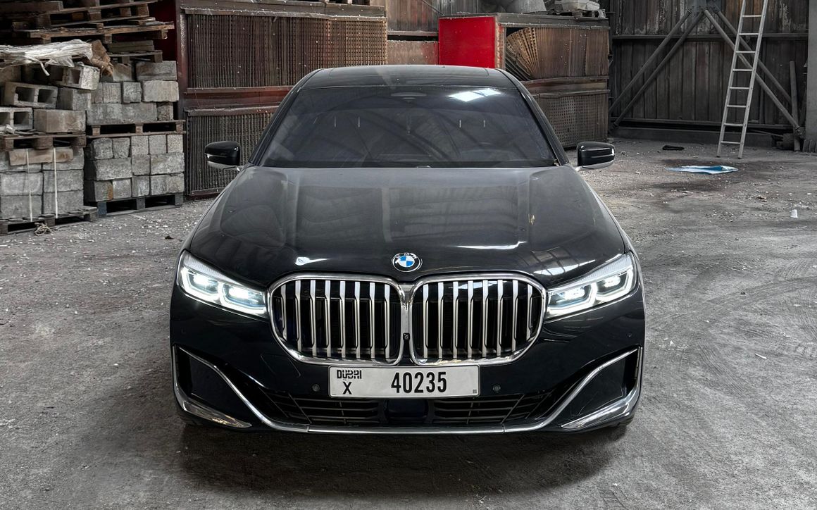 BMW 750Li - image 3