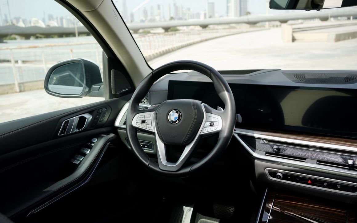 BMW X7 2024 - image 13