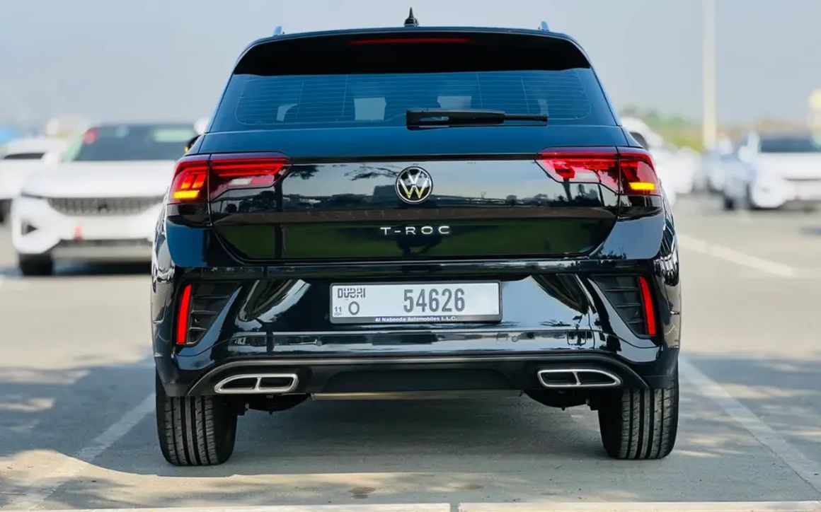 VOLKSWAGEN T-ROC R-LINE - image 4