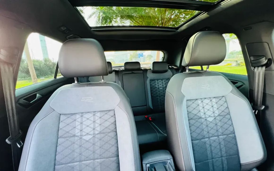 VOLKSWAGEN T-ROC R-LINE - image 7