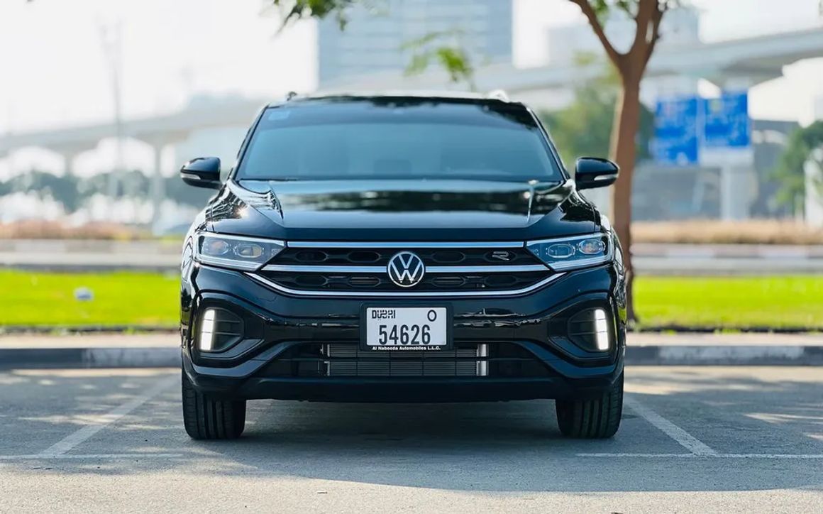 VOLKSWAGEN T-ROC R-LINE - image 2