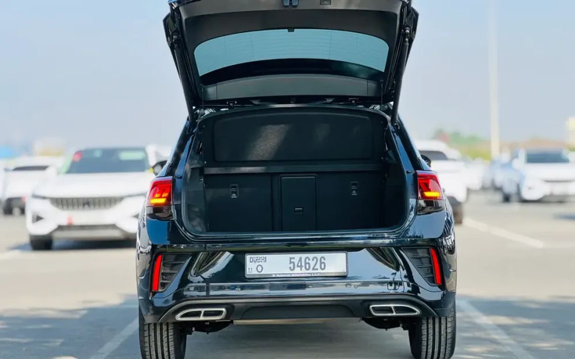 VOLKSWAGEN T-ROC R-LINE - image 5