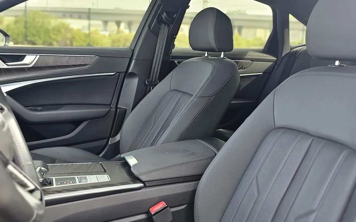 AUDI A6 - image 7