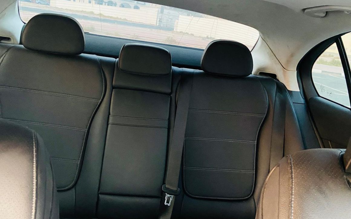 MERCEDES C300 2023 - image 10