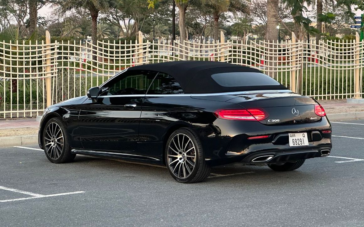 Mercedes C300 Cabrio - image 9