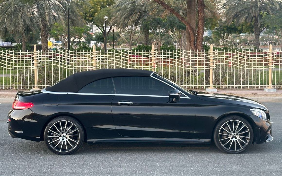 Mercedes C300 Cabrio - image 5