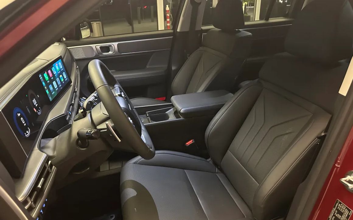 Hyundai Santa Fe RED - image 7