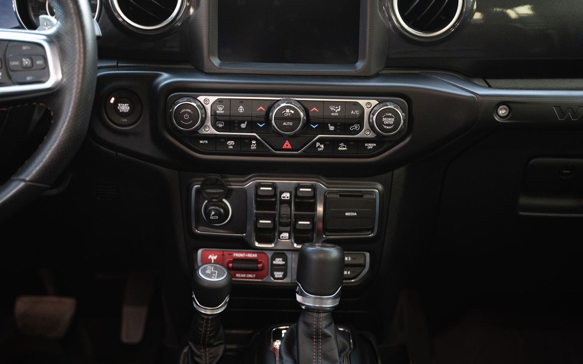JEEP WRANGLER - image 13