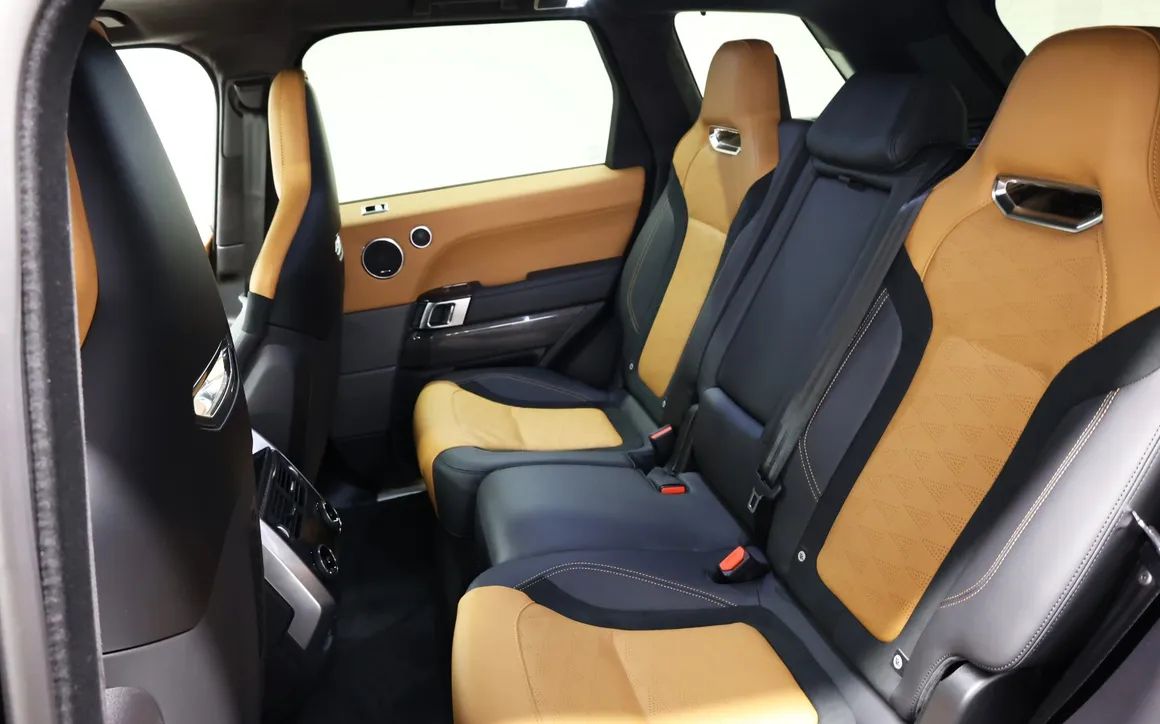 Land Rover Range Rover SVR - image 9