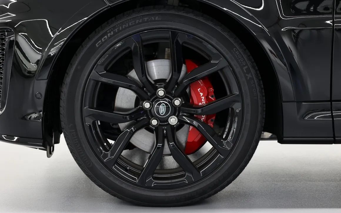 Land Rover Range Rover SVR - image 5