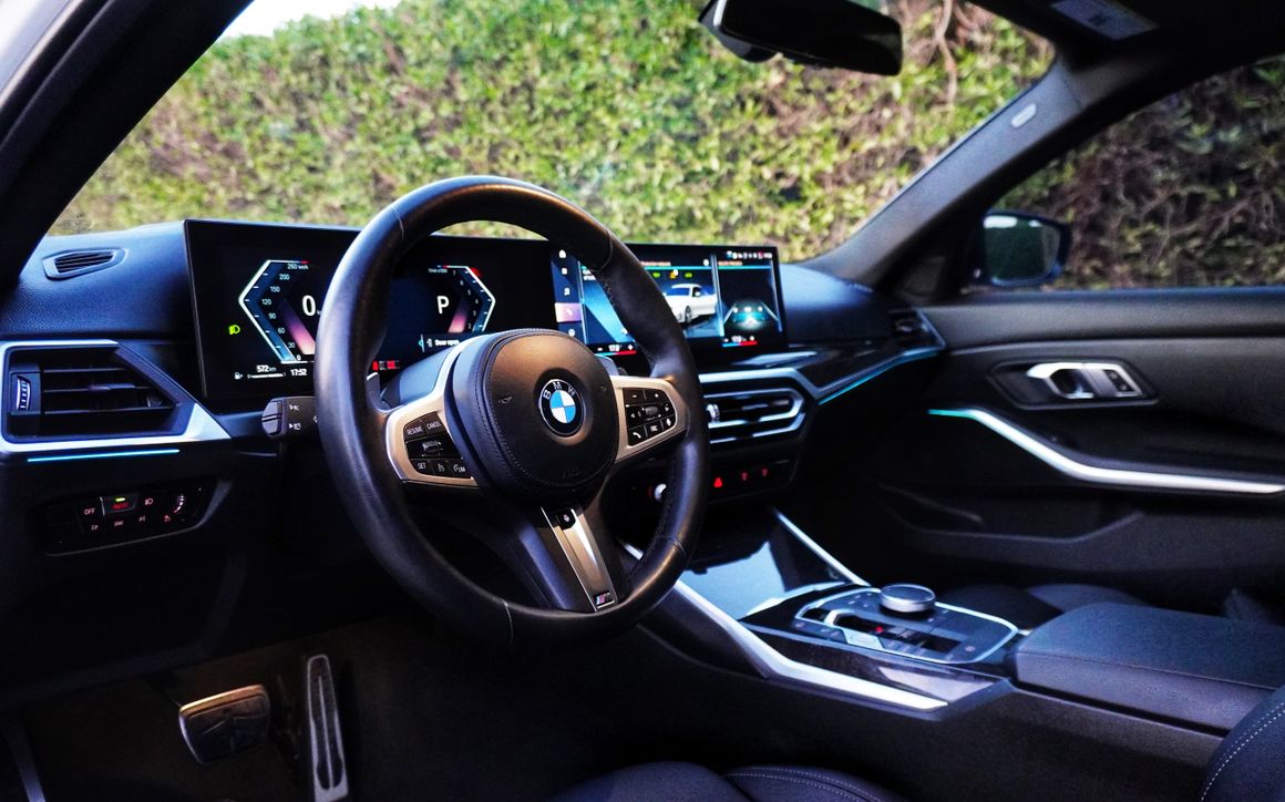 BMW 330I - image 10