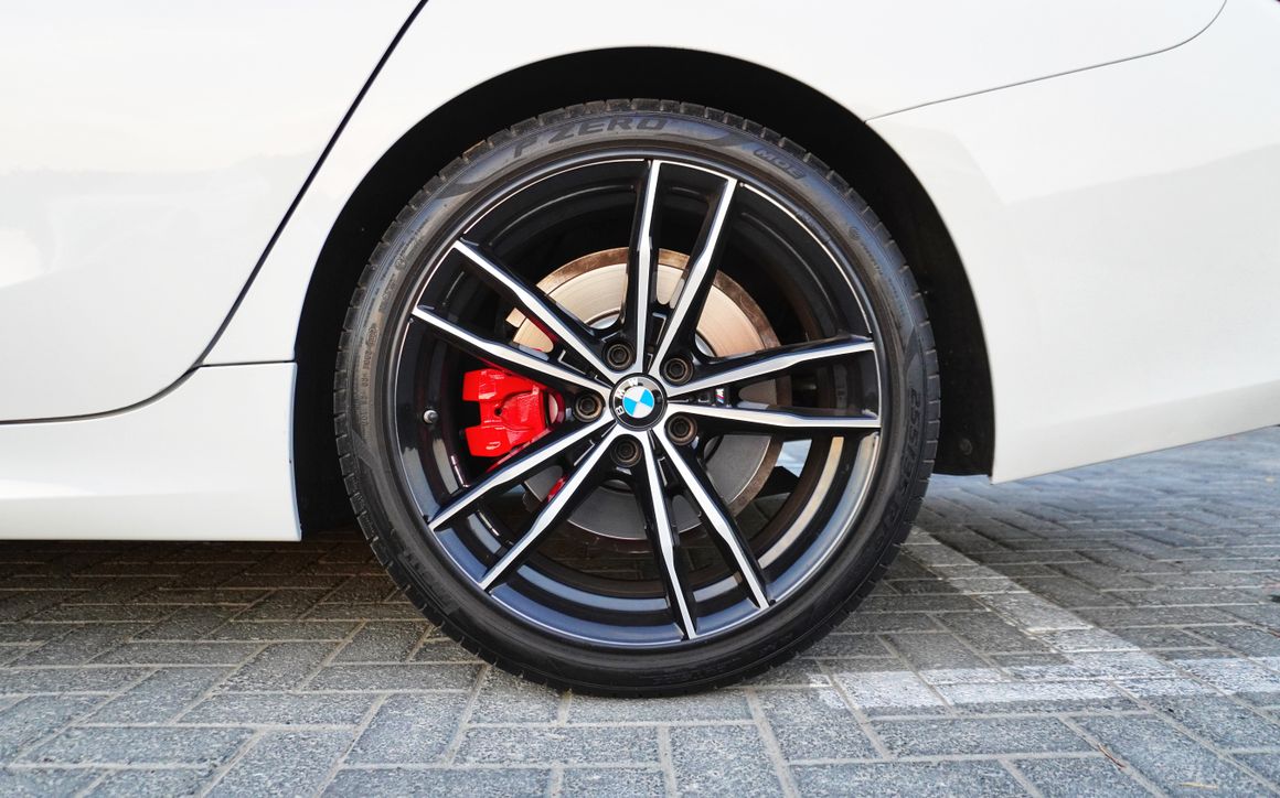 BMW 330I - image 8