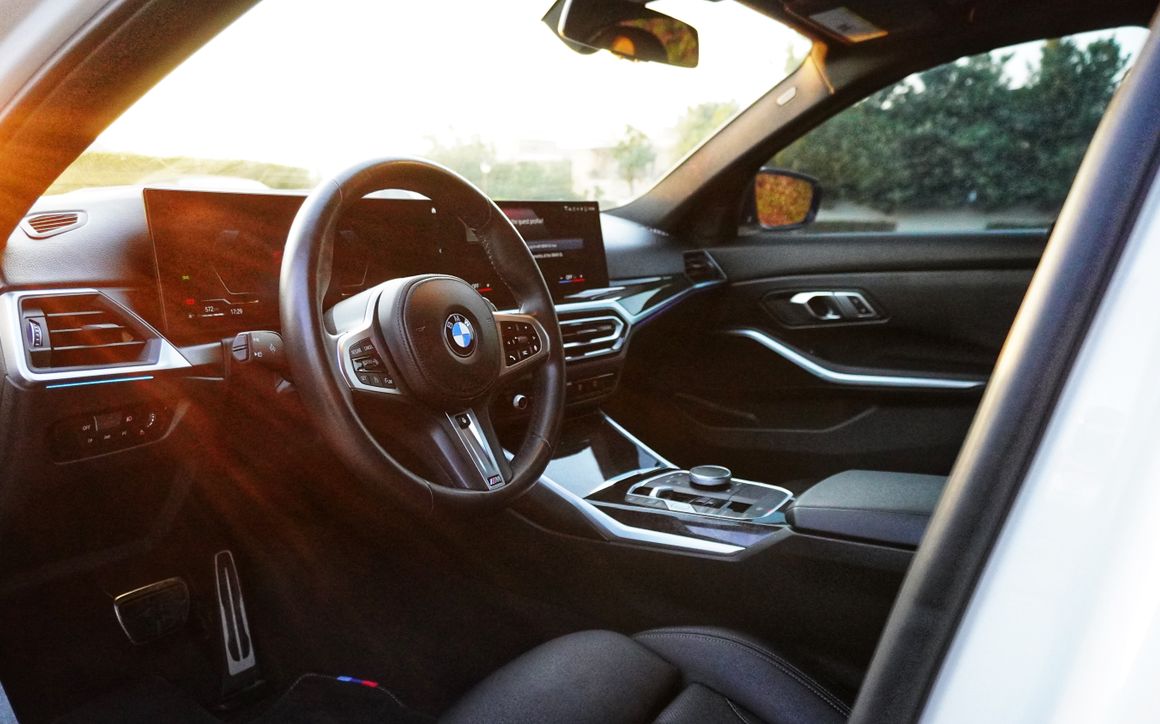 BMW 330I - image 9