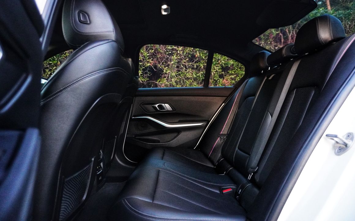 BMW 330I - image 13