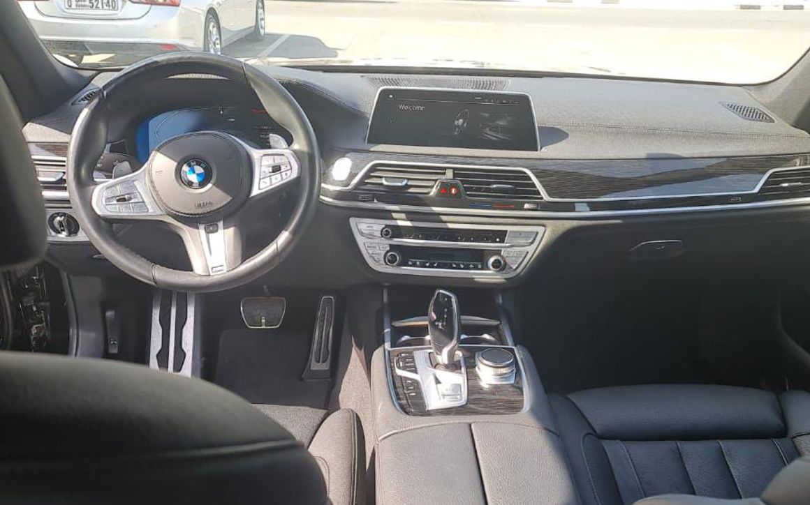 BMW 740i - image 4