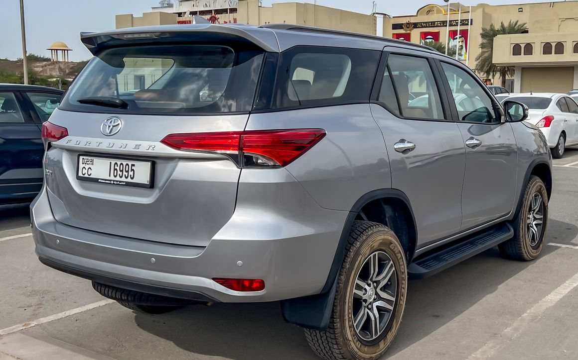 TOYOTA FORTUNER - image 4