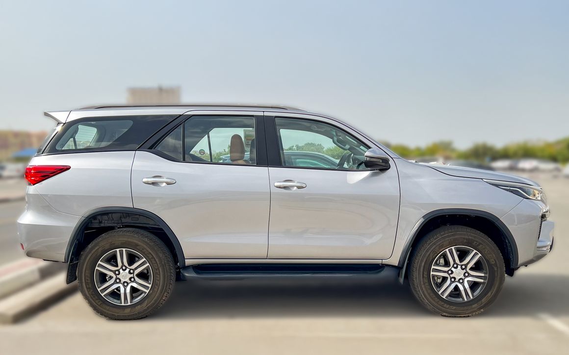 TOYOTA FORTUNER - image 2