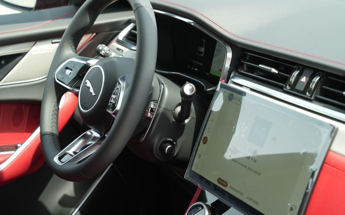 JAGUAR F-PACE - image 7