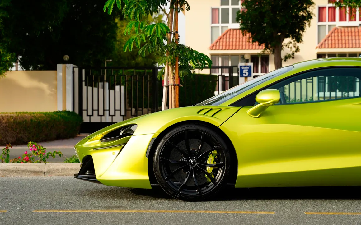 McLaren Artura Coupe - image 5