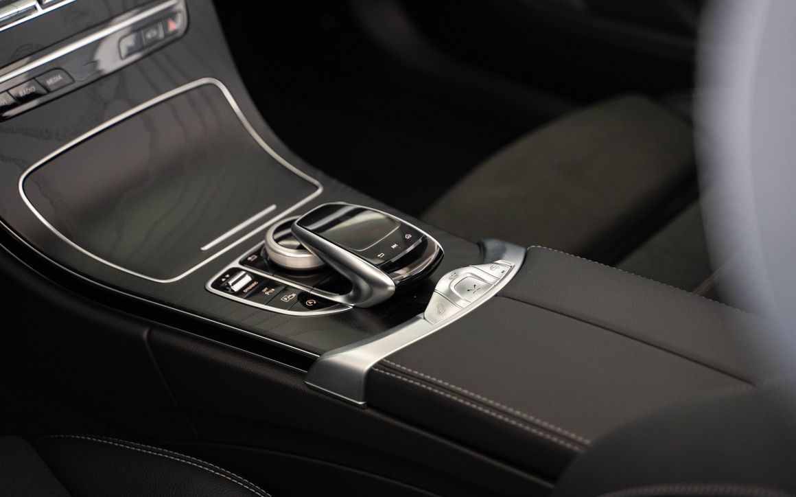 MERCEDES C180 CONVERTIBLE - image 16